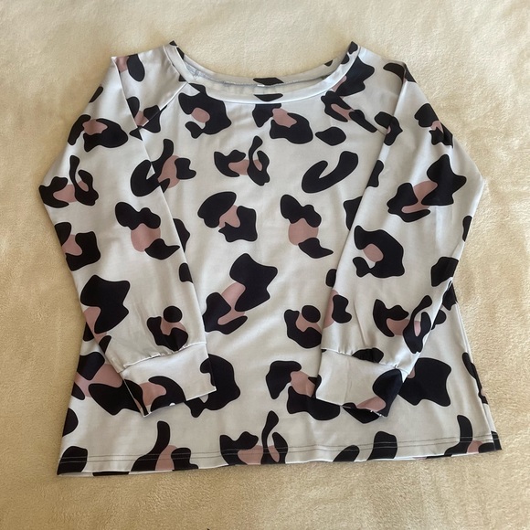Off the Shoulder Animal Print Lightweight Sweater - Size S & M - Picture 6 of 15